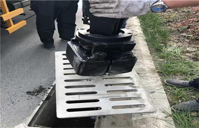 淄博雨水井带抓手作业车上蓝牌 汽车服务与城市运维的精准对接
